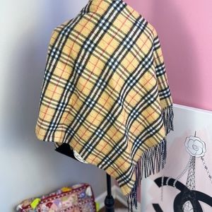 Burberry triangle scarf